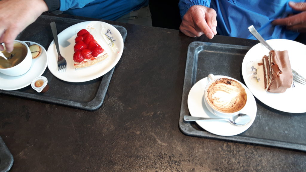 Der Kaffeehalt in der Confiserie Tschirsy war der Höhepunkt des ersten Tages.