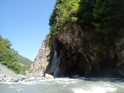 Beeindruckender Wasserfall in der Royal Schlucht der Ubaye