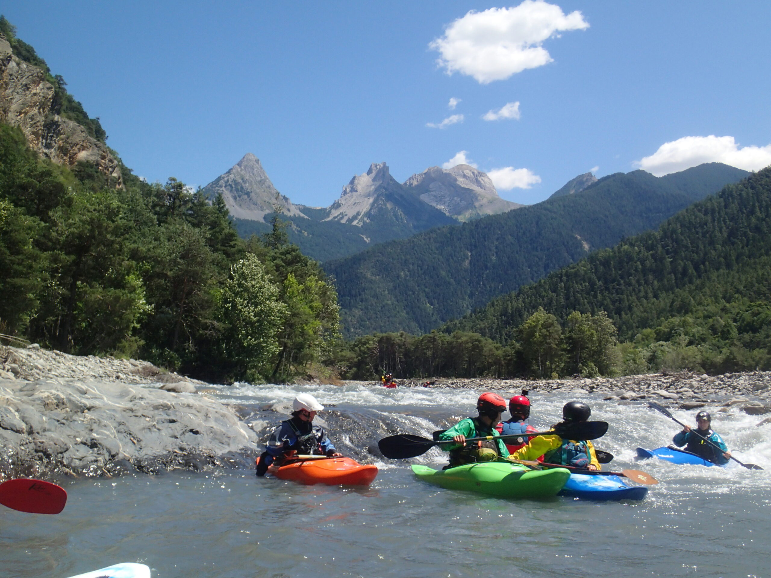 Ubaye: Hier paddelt man von der Raft Base zum Camping
